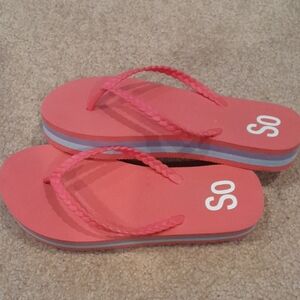 SO Coral Flip Flops with Braided Straps, Colorful Sides, Womens Size 6